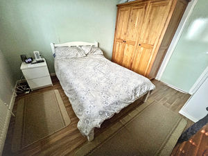 Bedroom- click for photo gallery